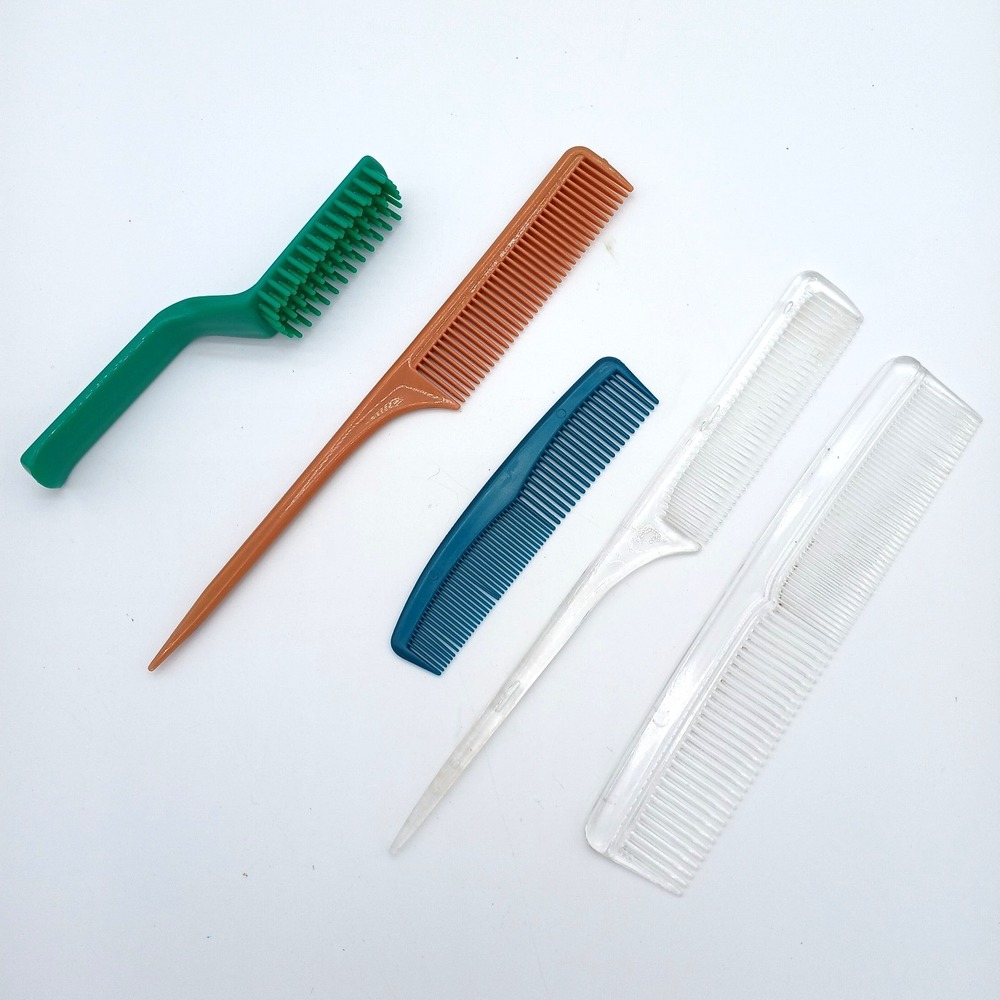 Lot of 5 Unbranded Vintage Combs: Detangling Brush, Rat tails combs, 5" Pocket